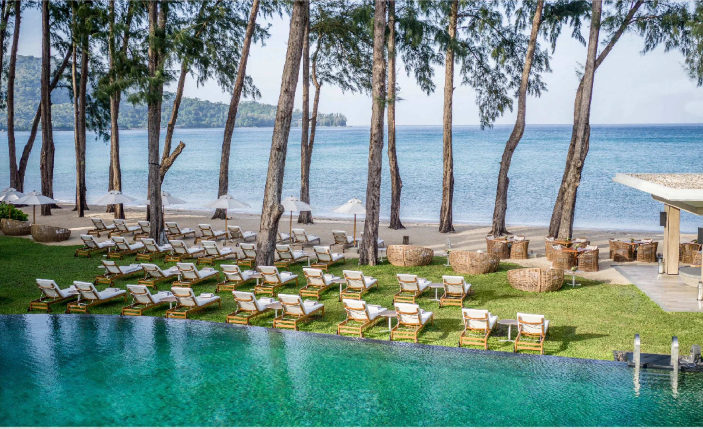 InterContinental Phuket Residences · Бассейн у пляжа в отеле InterContinental Phuket Resort